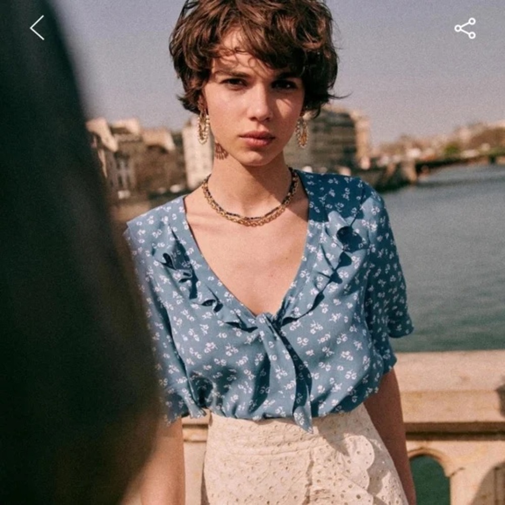 Sezane Pomme Blouse Mini Flowers on Blue Ruffles Short Sleeve
